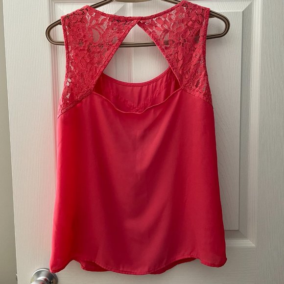Hot pink, sleeveless, lace blouse - Picture 2 of 2